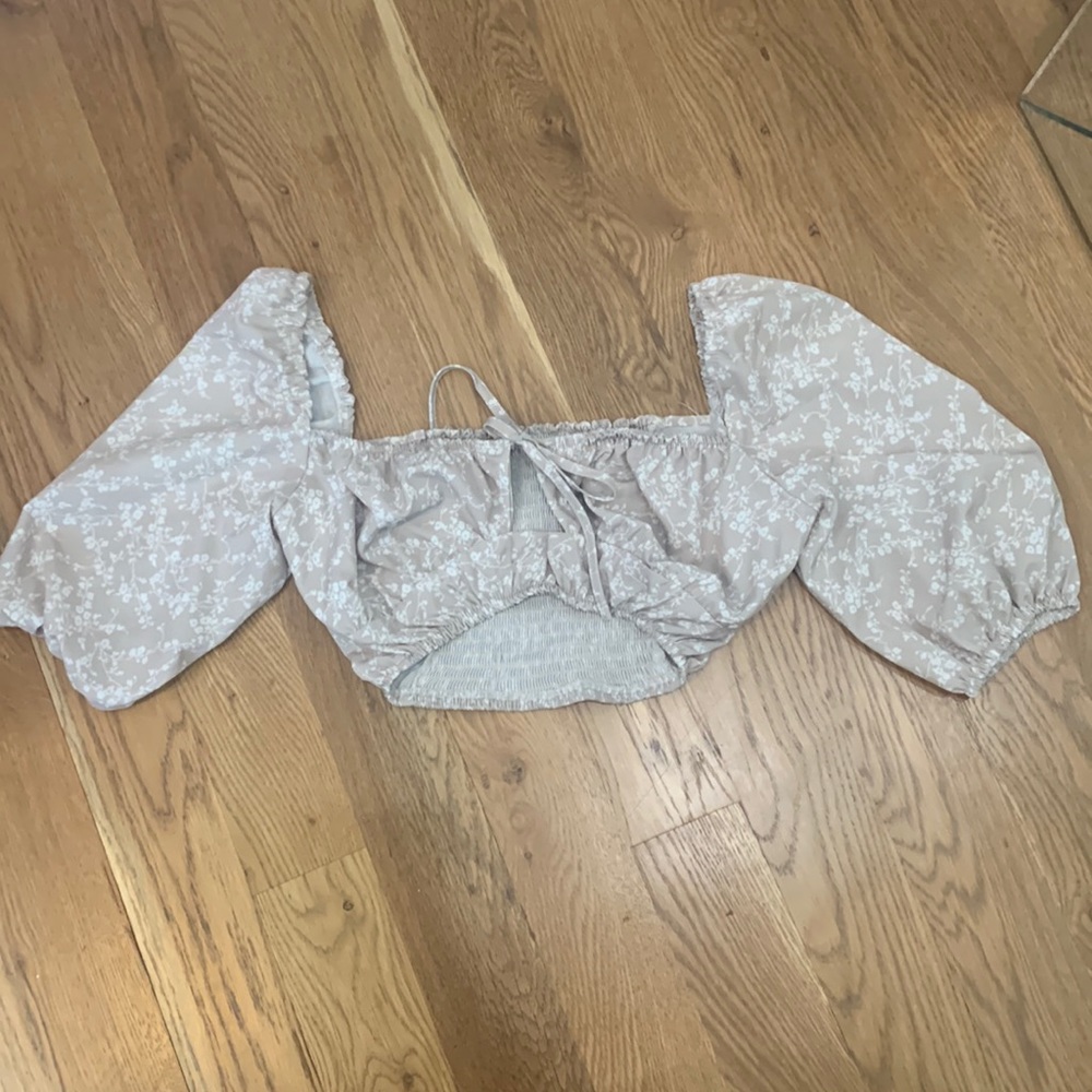 Puff sleeve crop top